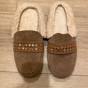 Bearpaw slippers size 8.5 brown with Rhine stone